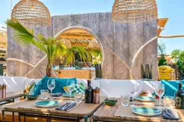 Verde Beach est l’un des beach clubs les plus branchés de Saint-Tropez